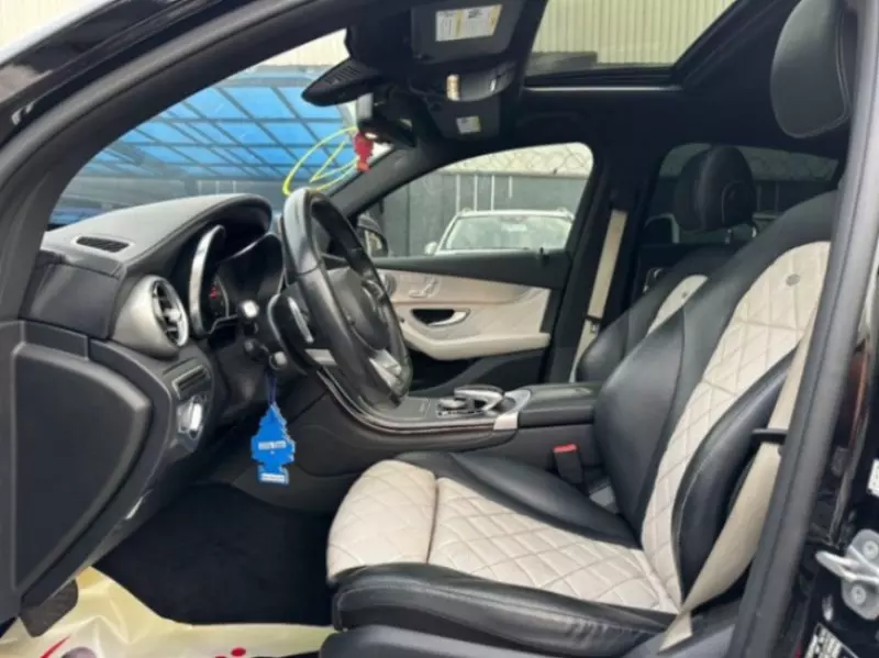 Mercedes-Benz GLC 300   - 2017
