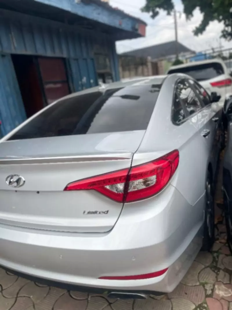 Hyundai Sonata   - 2017