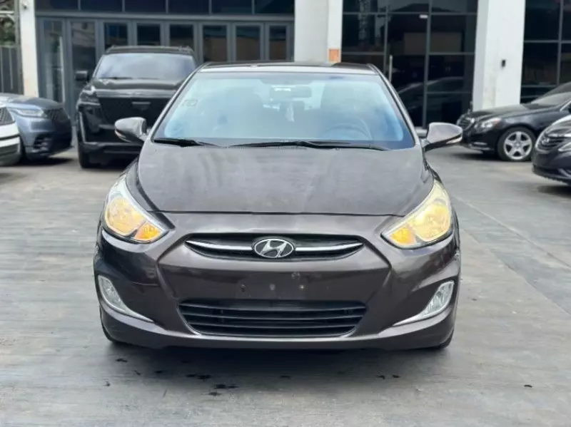 Hyundai Accent RB   - 2013