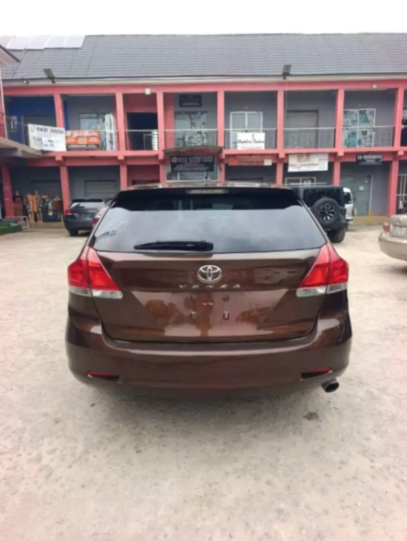 TOYOTA Venza   - 2010