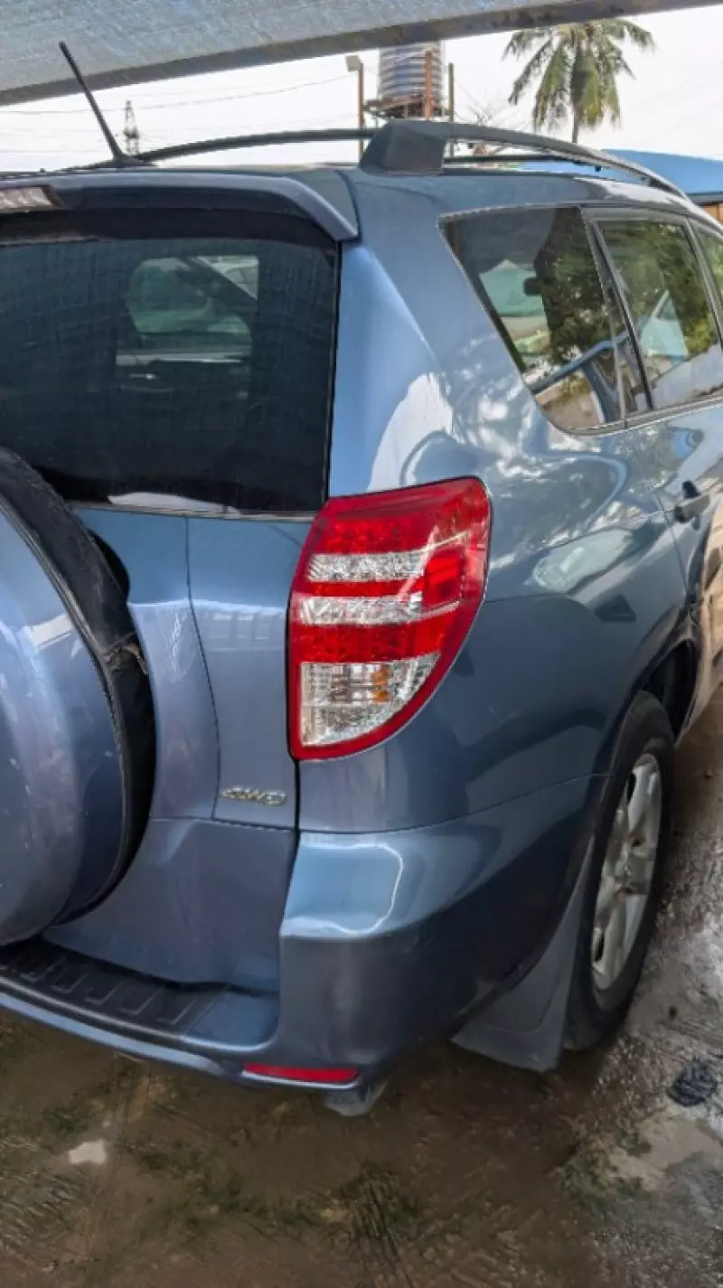 Toyota RAV 4   - 2009