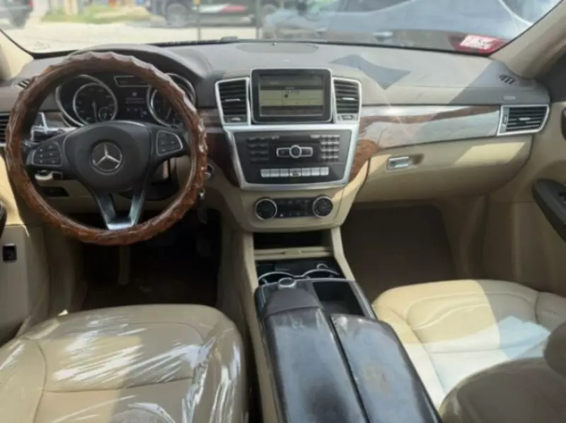 Mercedes-Benz ML 350   - 2012