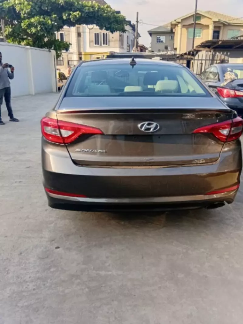 Hyundai Sonata   - 2015