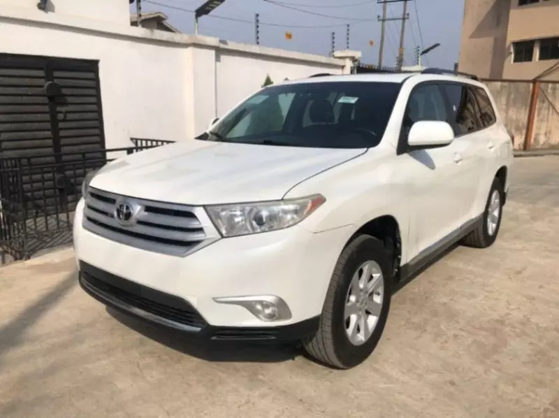 Toyota Highlander   - 2012
