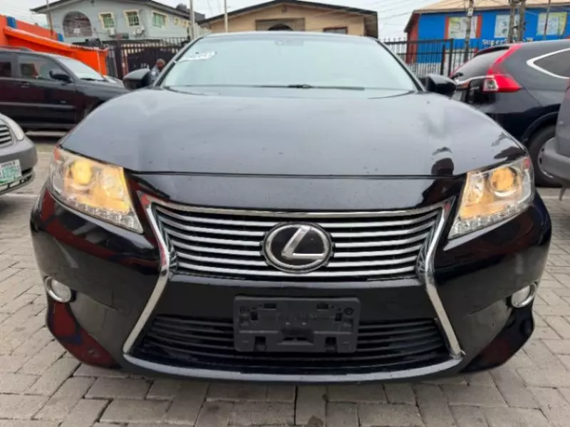 Lexus ES   - 2014