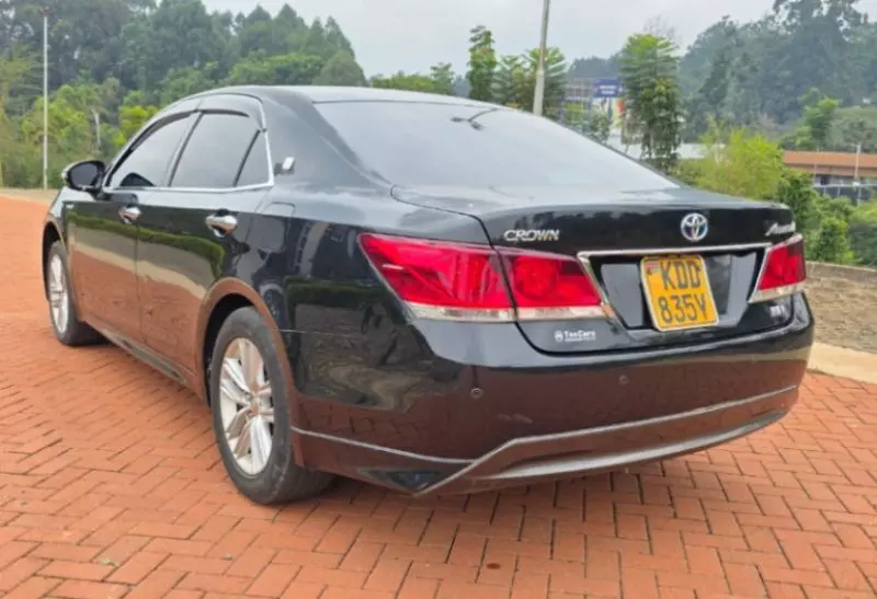 TOYOTA Crown - 2014