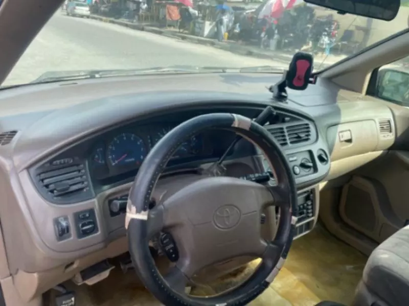 Toyota Sienna   - 2002