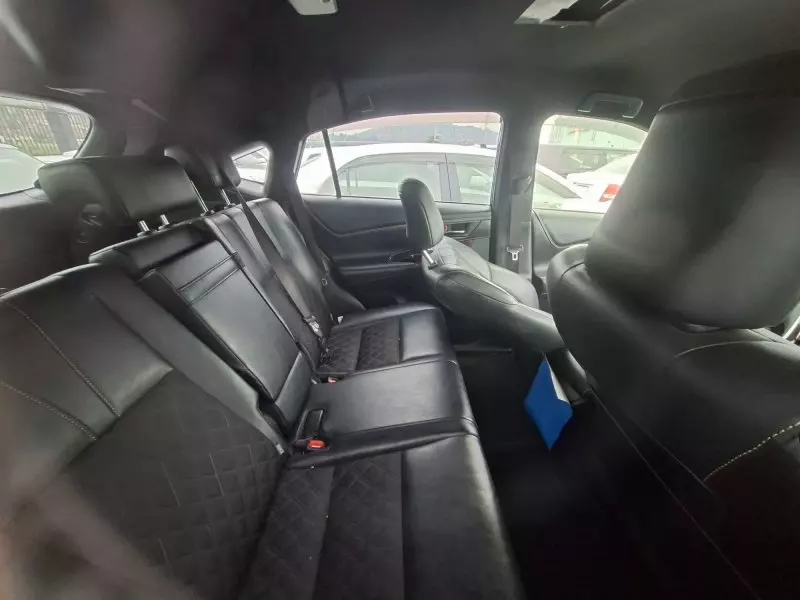 Toyota Harrier   - 2016