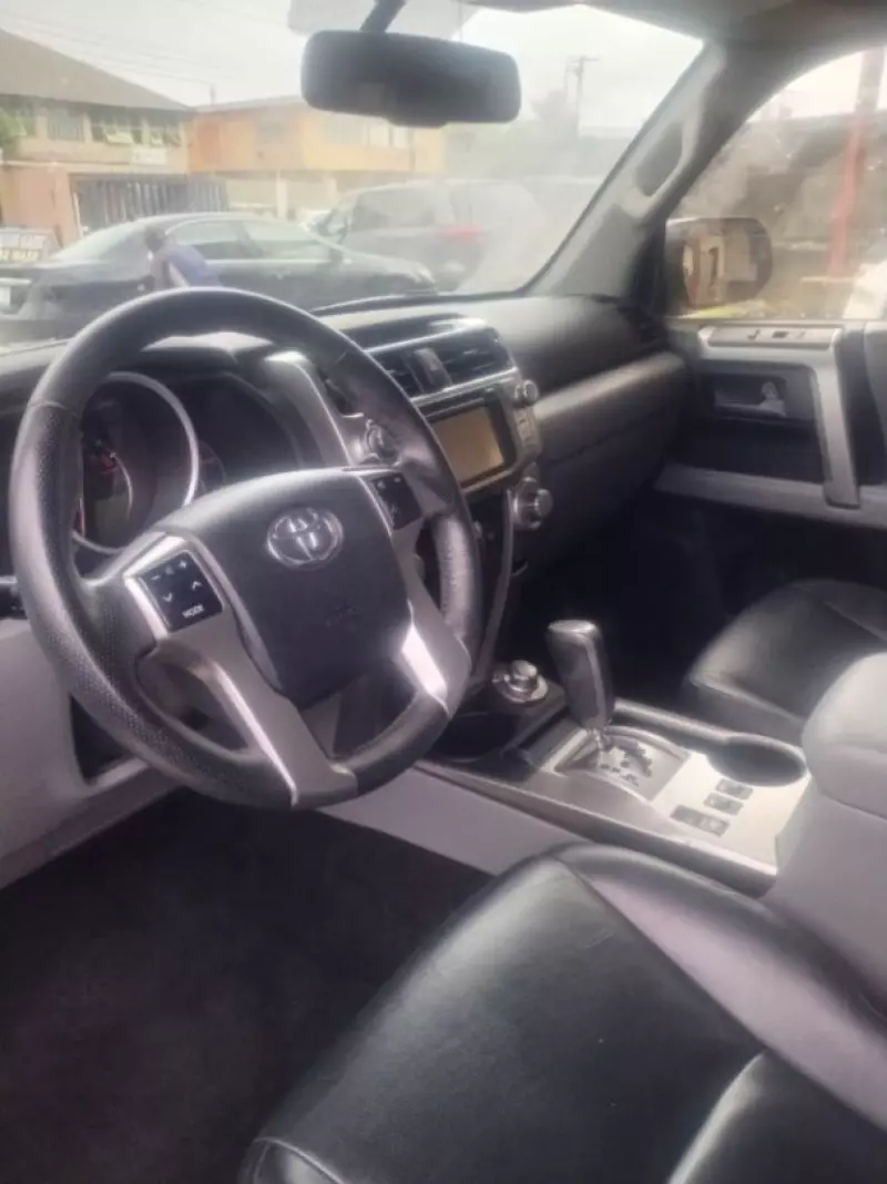 Toyota 4-Runner   - 2013