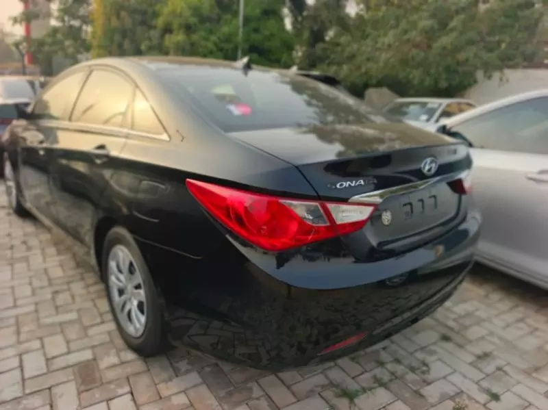 Hyundai Sonata   - 2012