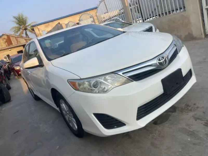 Toyota Camry - 2012