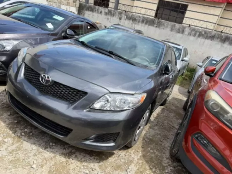 TOYOTA Corolla   - 2010