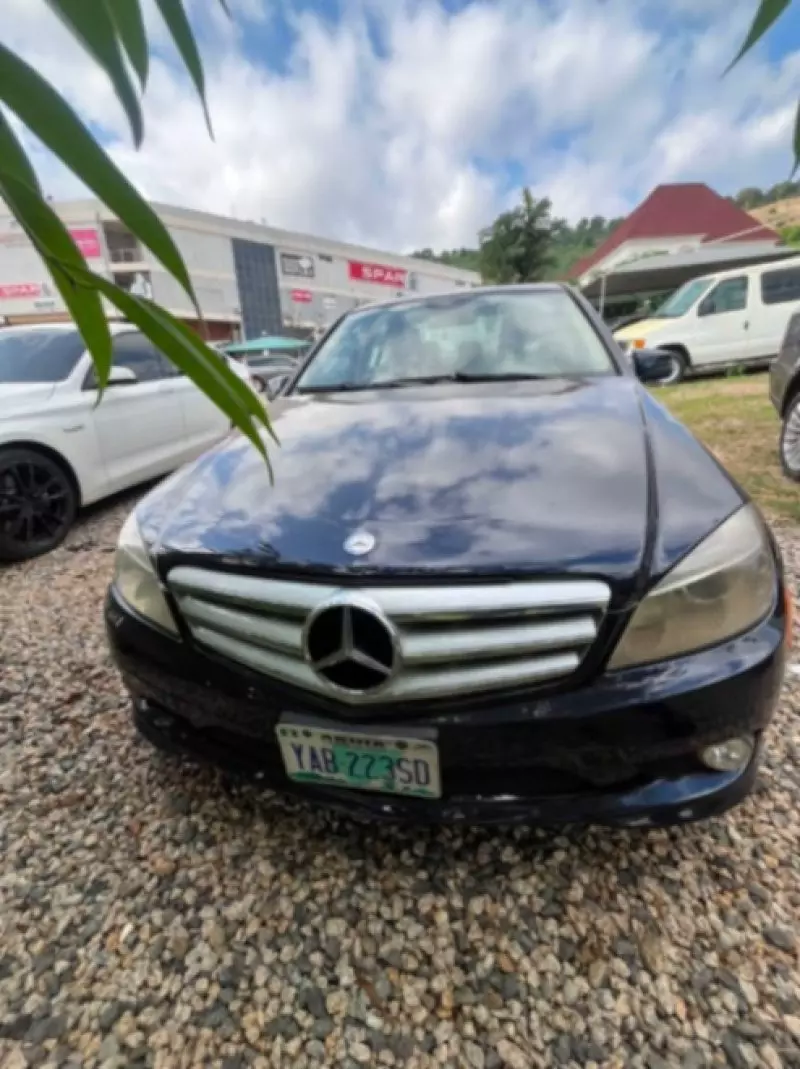 Mercedes-Benz C 300   - 2010