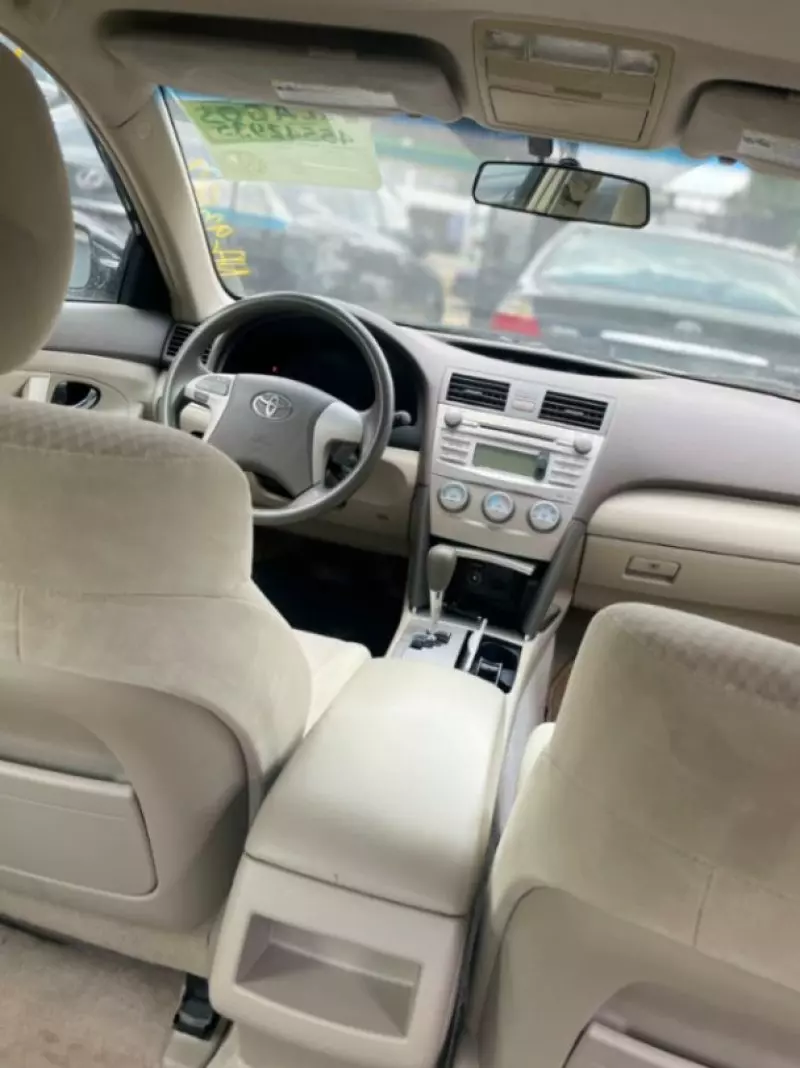 TOYOTA Camry   - 2010