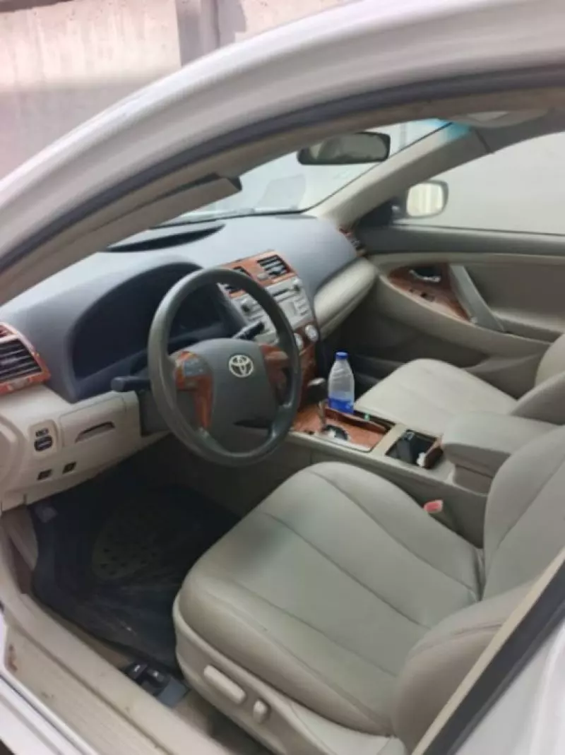Toyota Camry - 2010