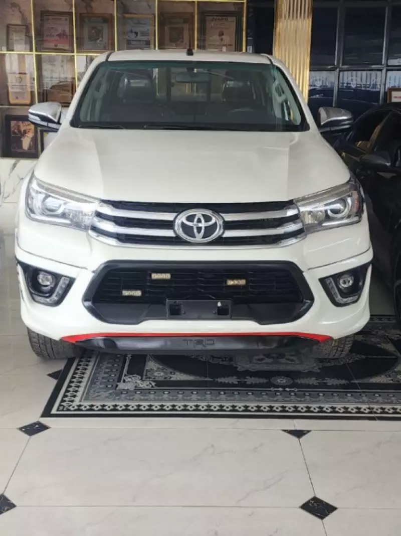 TOYOTA Hilux   - 2018