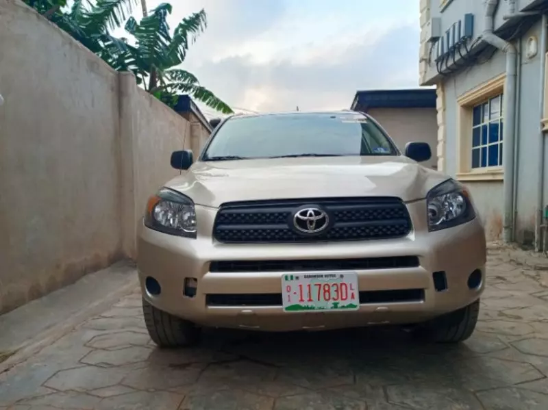 Toyota RAV4   - 2006