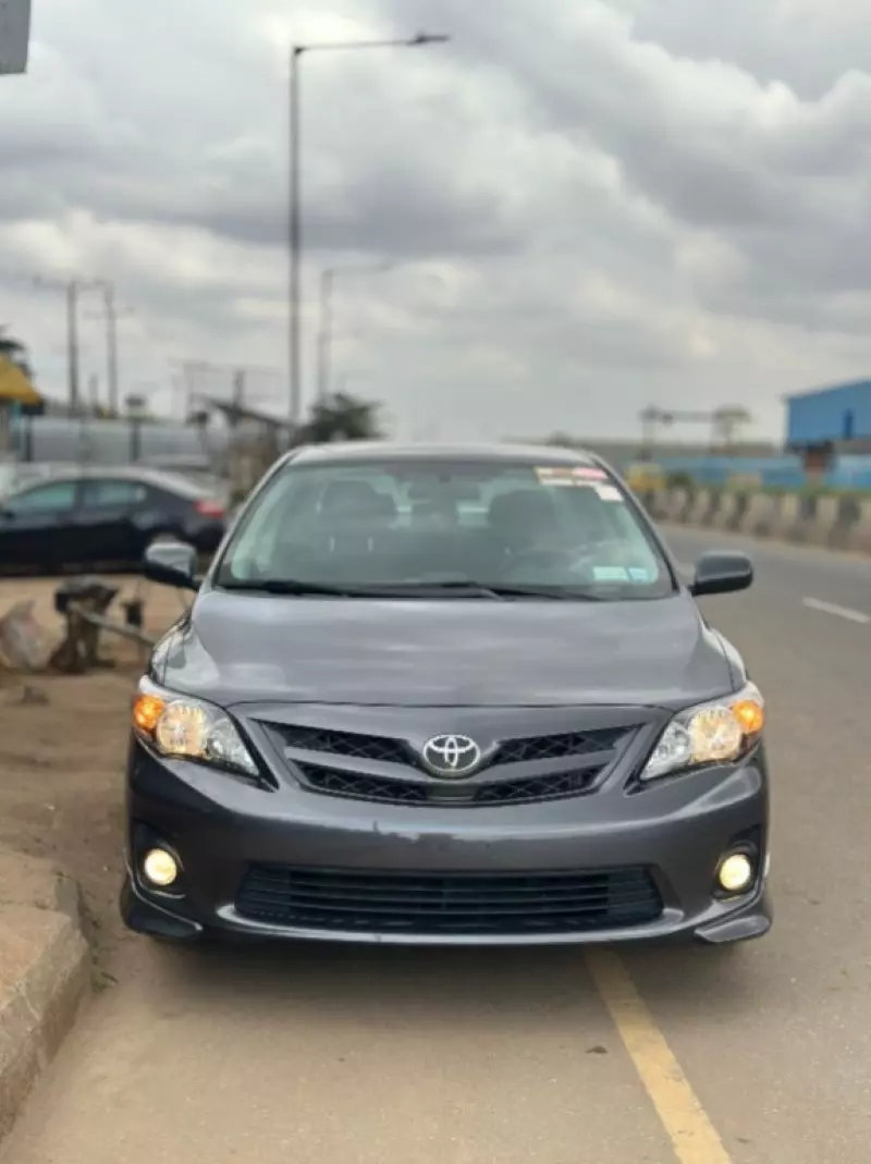 Toyota Corolla   - 2013