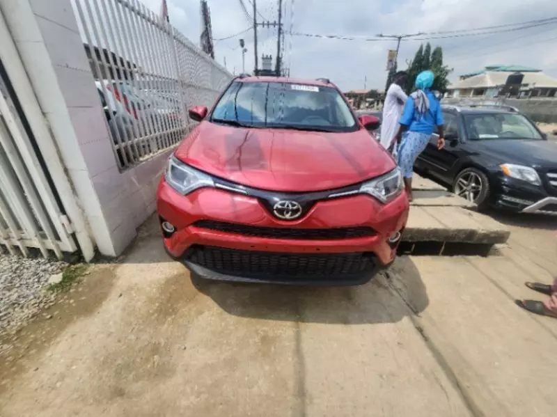Toyota RAV 4   - 2016