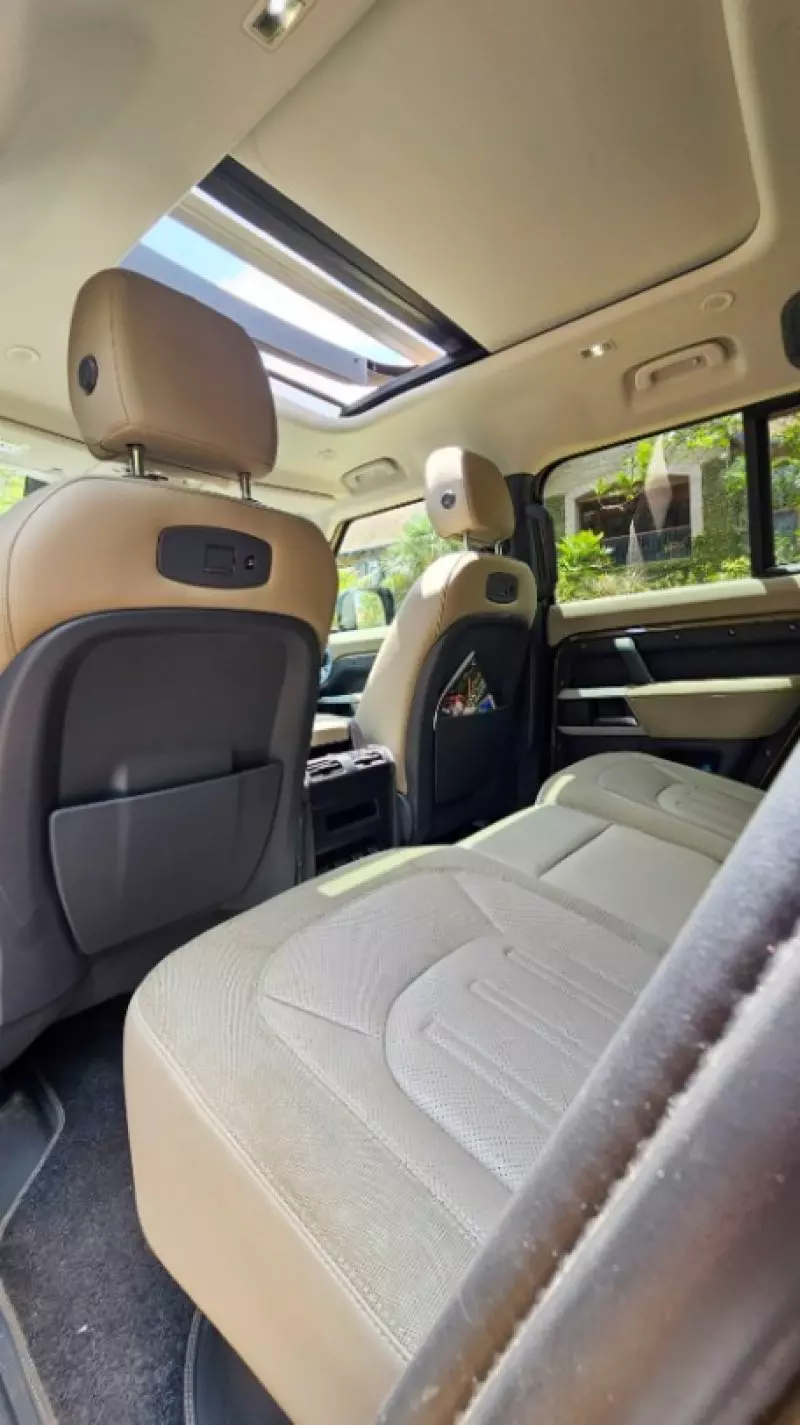 Land Rover Defender   - 2020