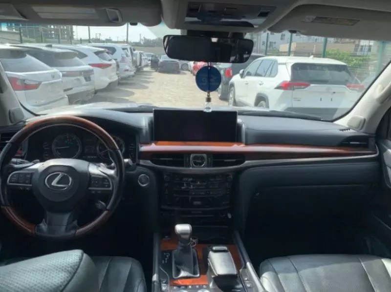 Lexus LX   - 2016