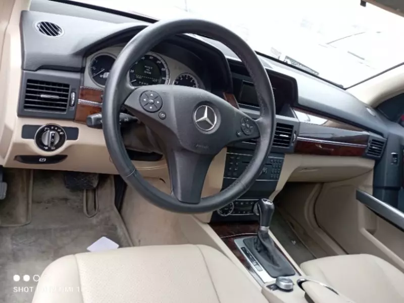 Mercedes-Benz GLK 350   - 2010