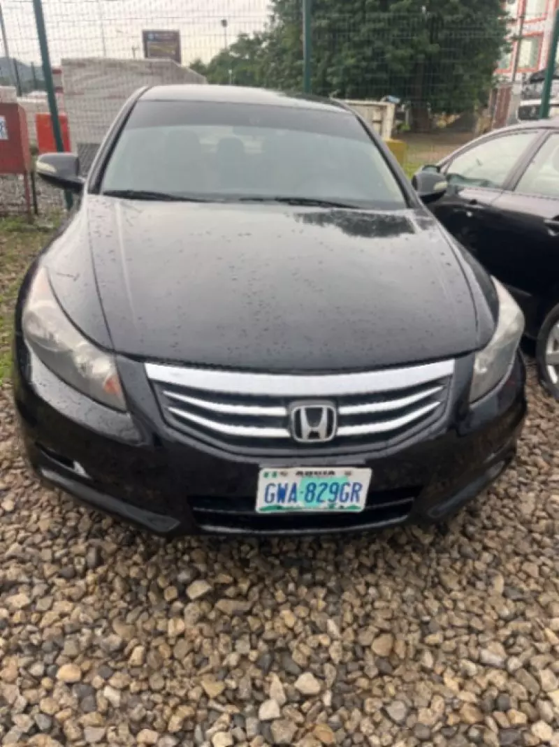 Honda Accord   - 2011