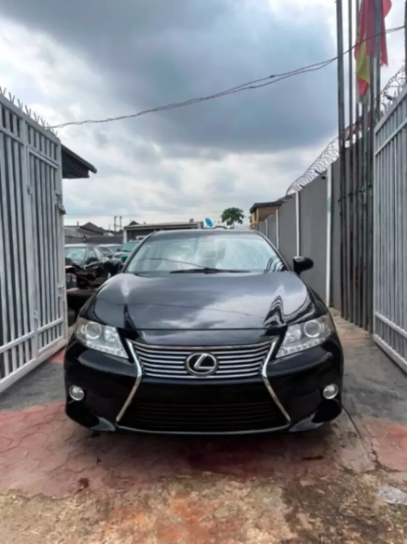 Lexus ES   - 2013