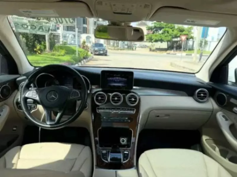 Mercedes-Benz GLC 300   - 2017
