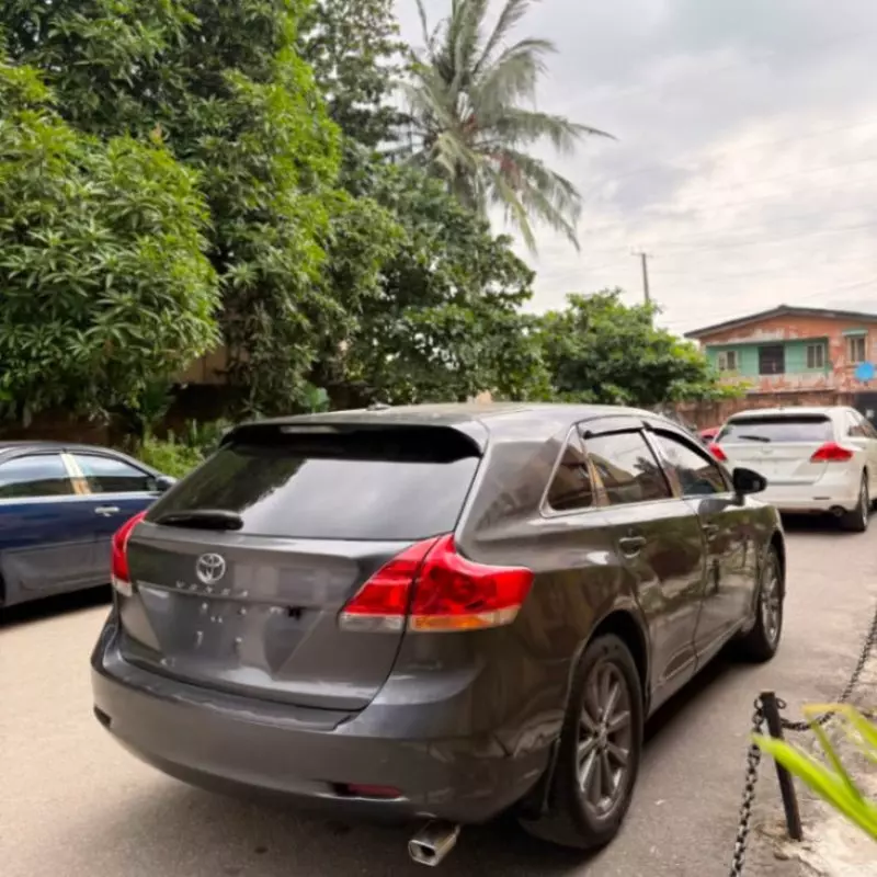 TOYOTA Venza   - 2011