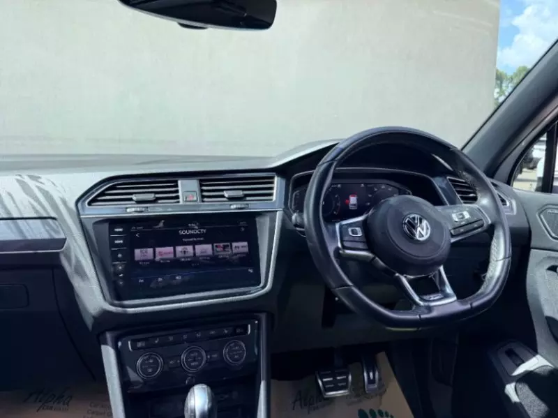 Volkswagen Tiguan   - 2019