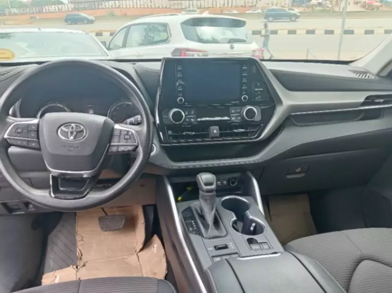 Toyota Highlander   - 2020