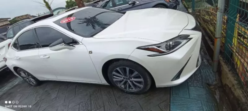 Lexus ES 350 - 2019