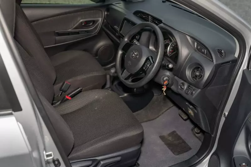 TOYOTA Vitz   - 2019