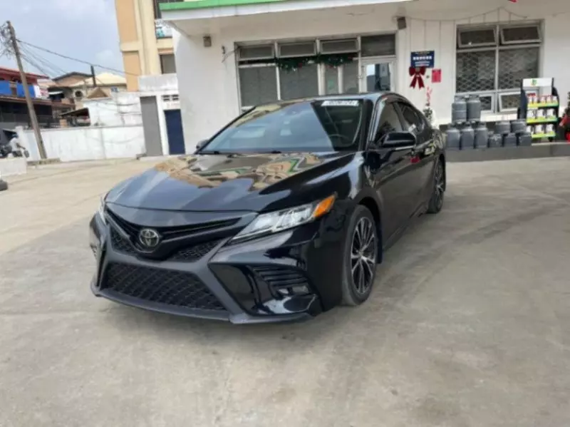 TOYOTA Camry   - 2020