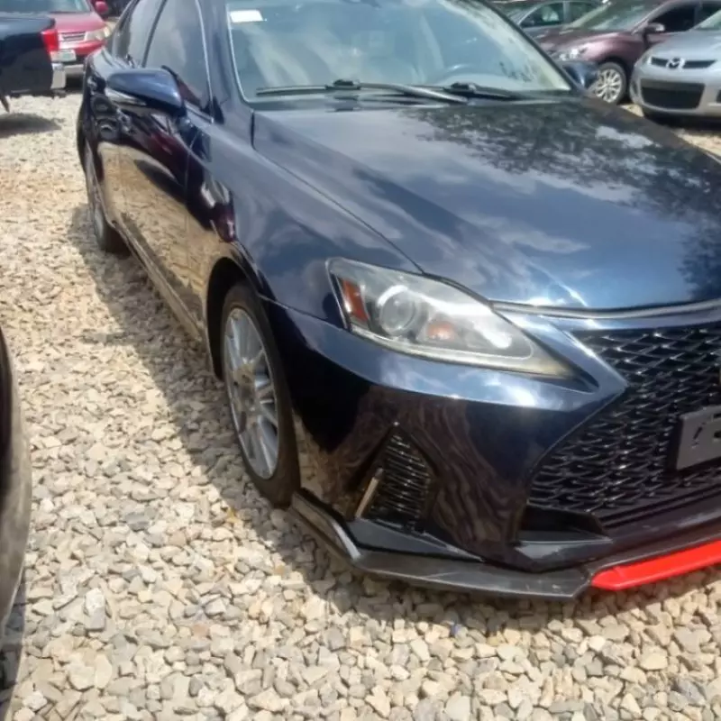 Lexus IS   - 2011