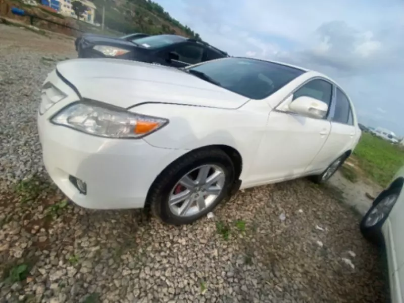 TOYOTA Camry   - 2011