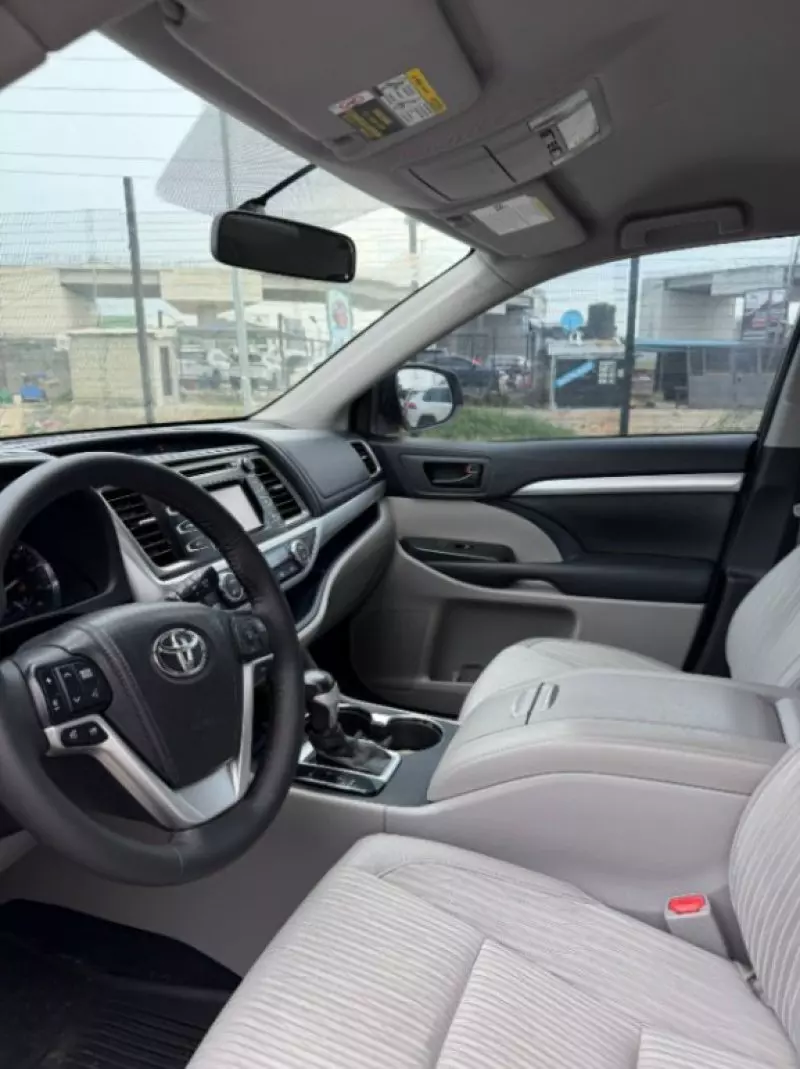 Toyota Highlander   - 2015