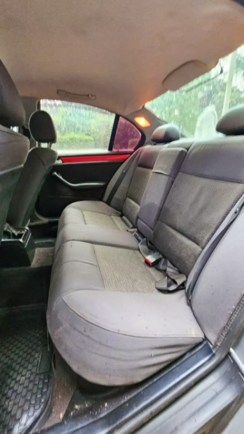 BMW 318i   - 2004