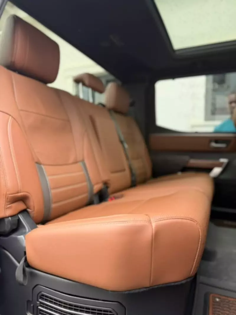 TOYOTA Tundra   - 2023