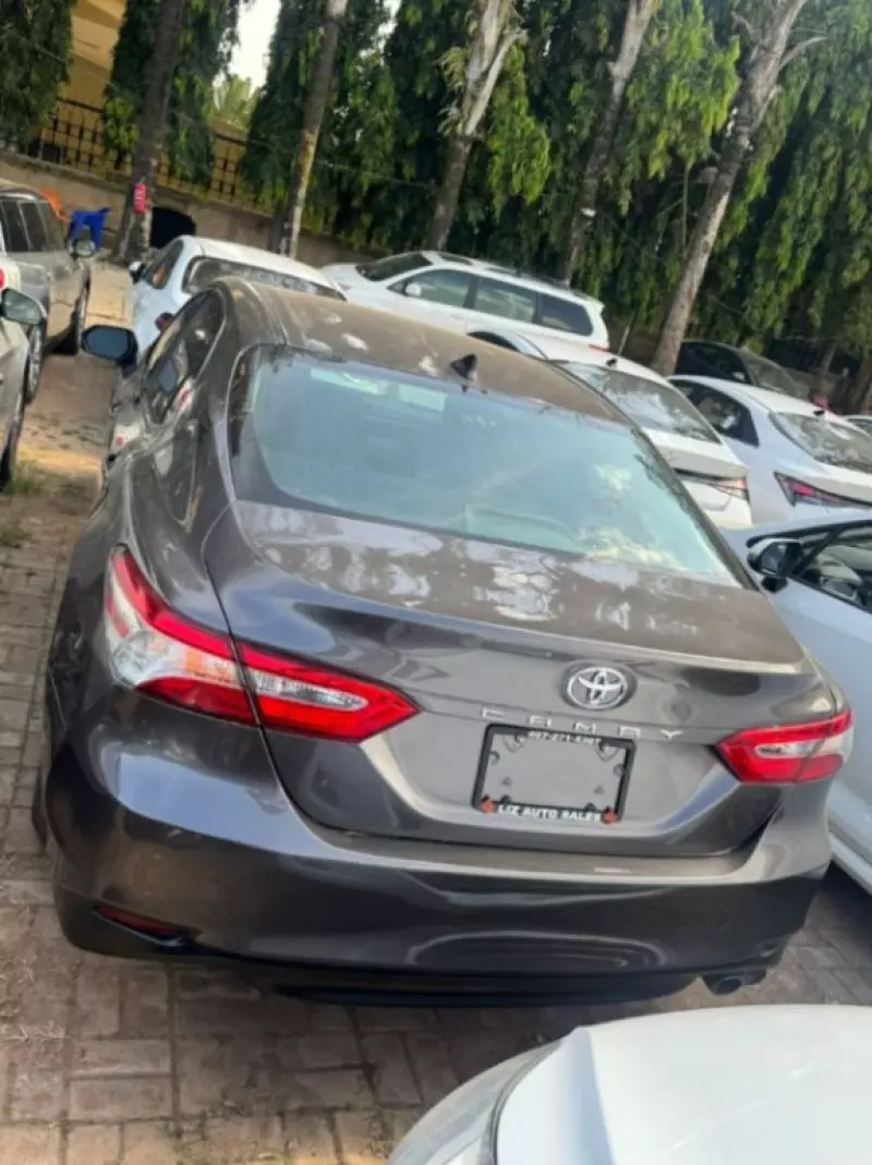 Toyota Camry - 2021