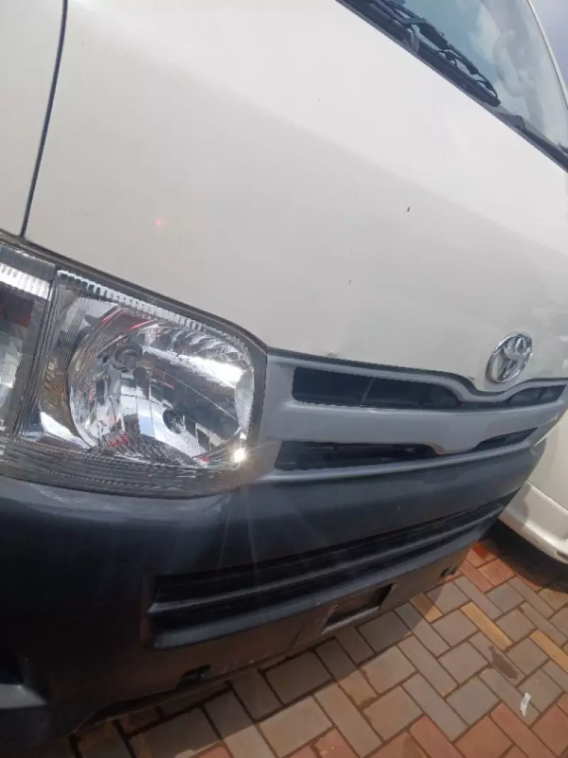 TOYOTA Hiace   - 2014