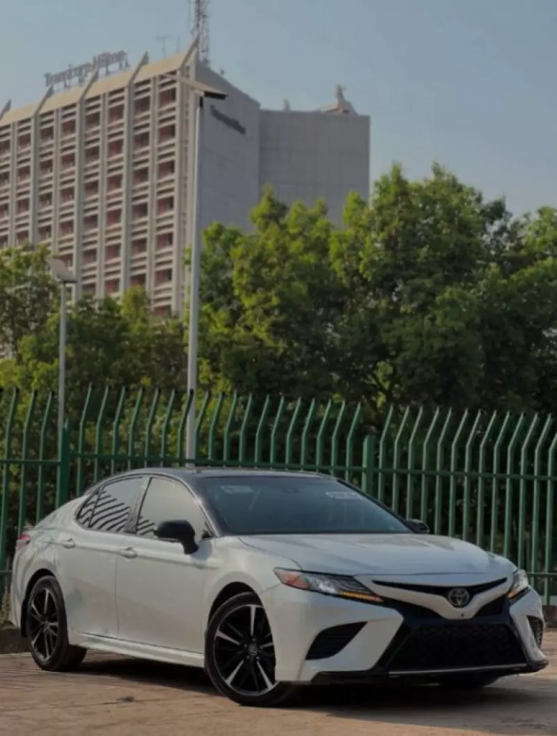 Toyota Camry   - 2018