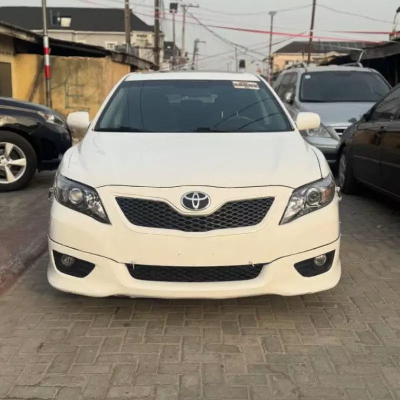 Toyota Camry - 2011