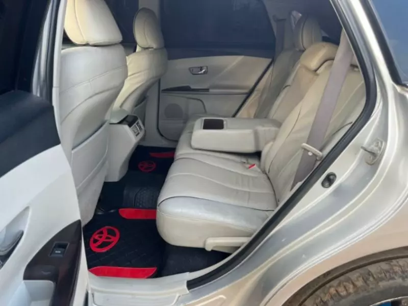 TOYOTA Venza   - 2010