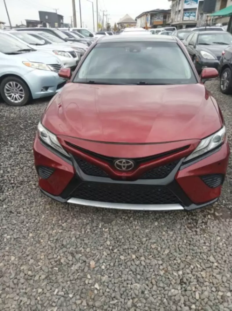 Toyota Camry   - 2018