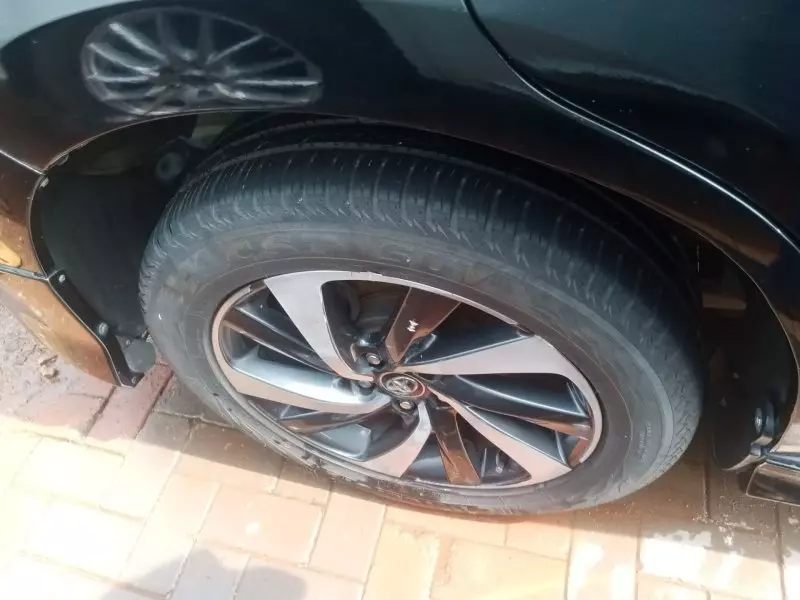 Toyota Harrier   - 2016