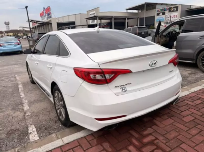 Hyundai Sonata   - 2015