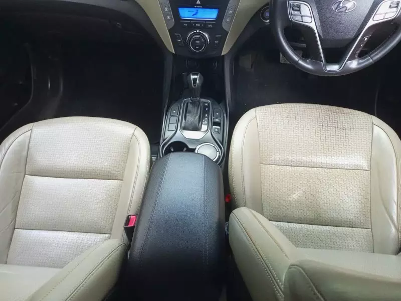 Hyundai Santa Fe   - 2014