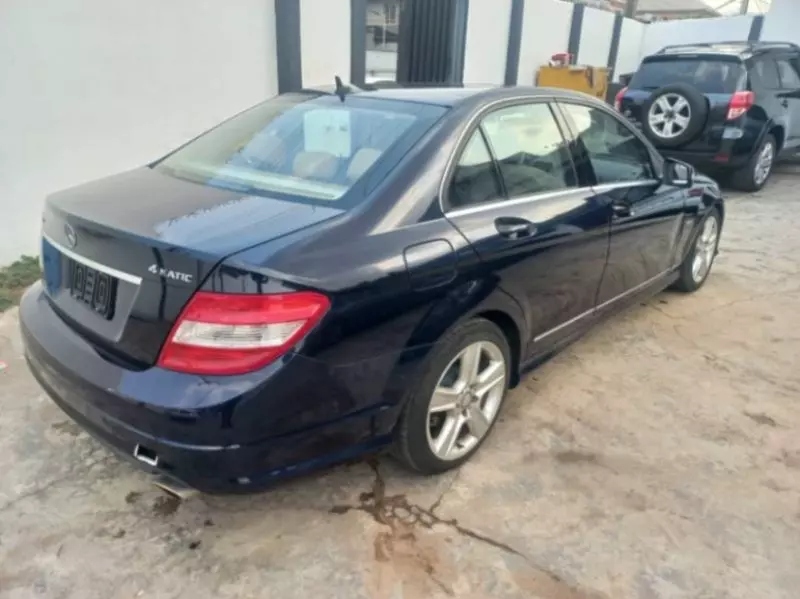 Mercedes-Benz C 300   - 2011